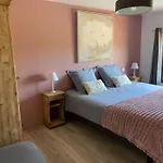 بيت ضيافة La Chenerie 4*