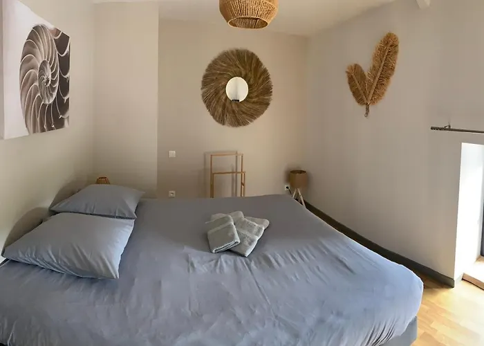 La Chenerie 게스트하우스 4*